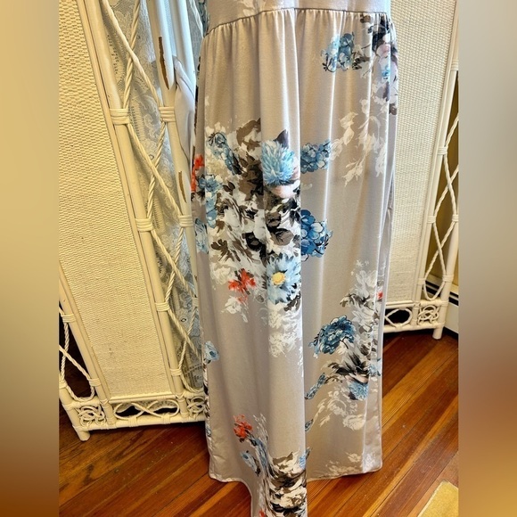 Maxi Dress Grey with Blue Pink White Flowers Round Neck Pockets size Large - Picture 7 of 16